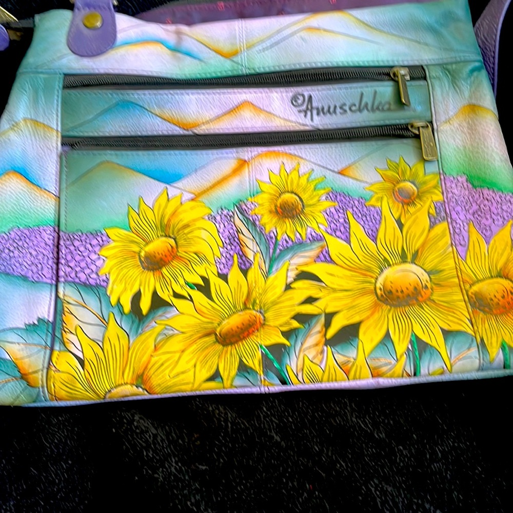 Medium anushka purse